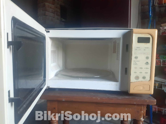 Microwave oven